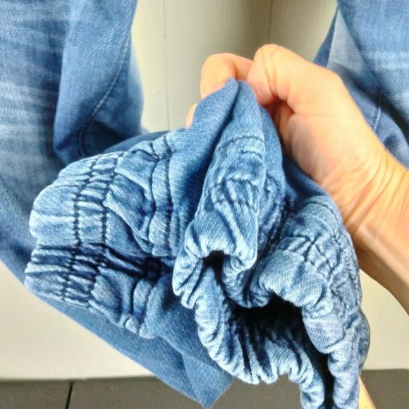 Men's Slim Straight jogger style Jeans - medium wash Blue, distressed. Unisex - Picture 10 of 11